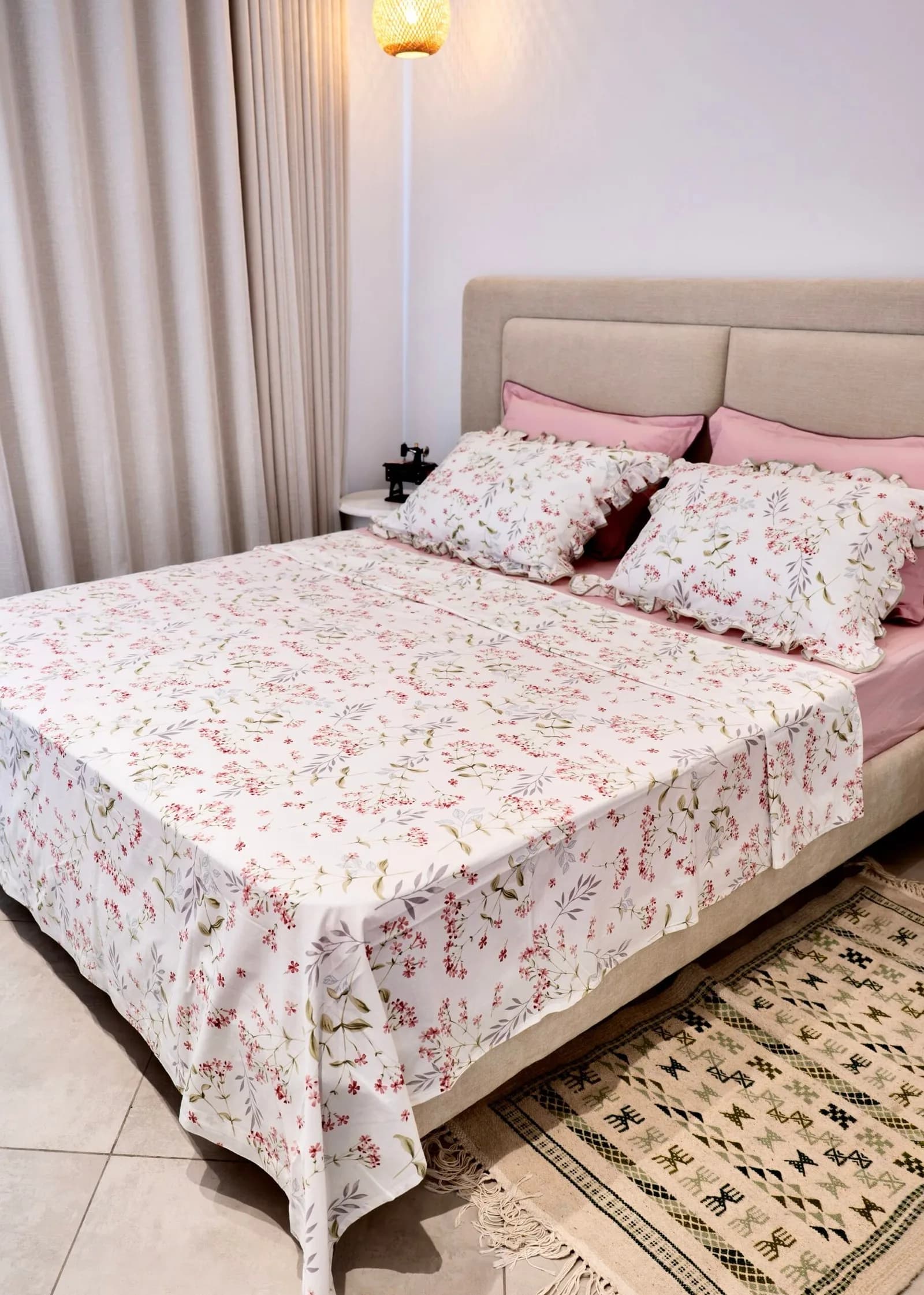 Parure de Lit 100% Coton « Rosalie » Floral Épuré (Pack 6 Pièces) | A la Page